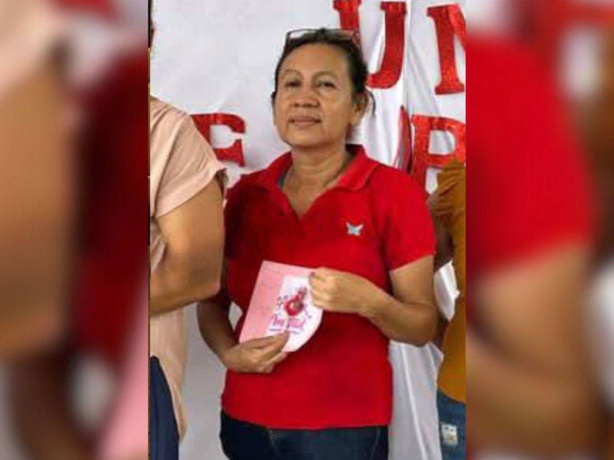 Quinceañera asesinó a su madre y la escondió en el patio de su casa, ¿por qué razón?