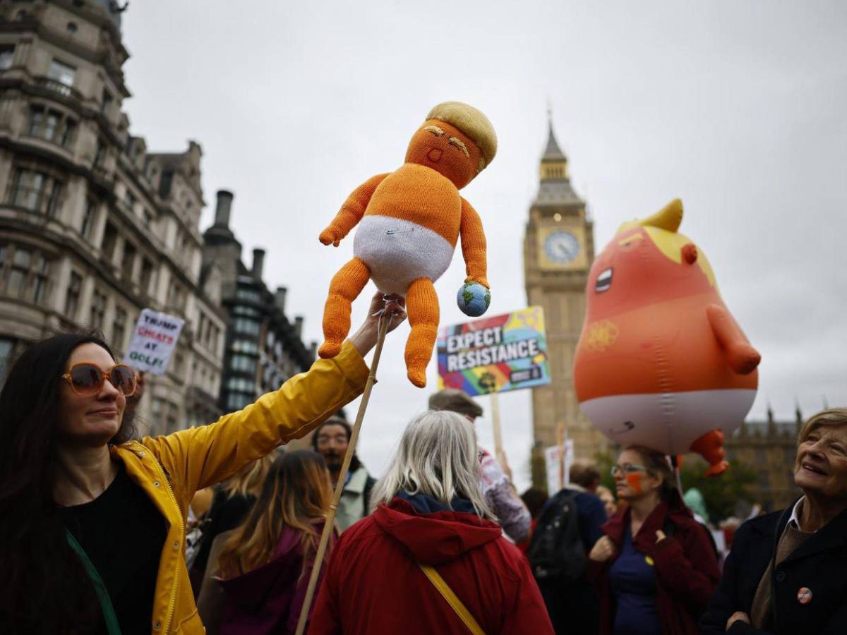 Miles se manifiestan en Londres mientras Carlos III agasaja a Trump en Windsor