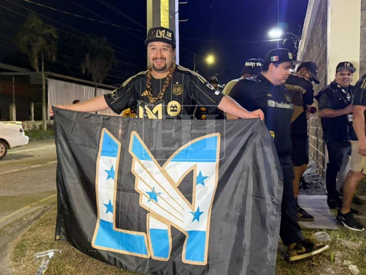 Aficionados de LAFC presentes en SPS para duelo de Champions Cup