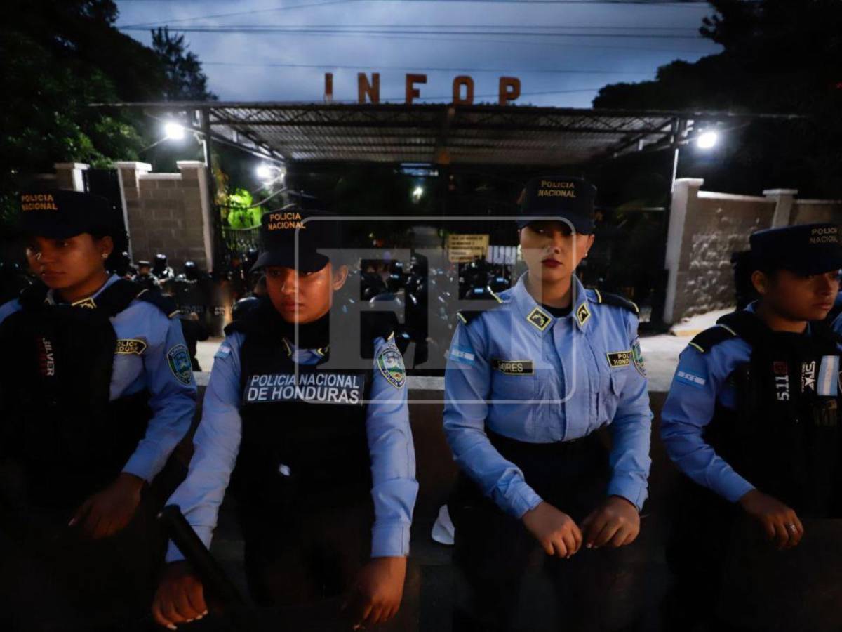 Con banderas y la presencia de Iroshka Elvir, liberales salen a las calles a pedir voto por voto