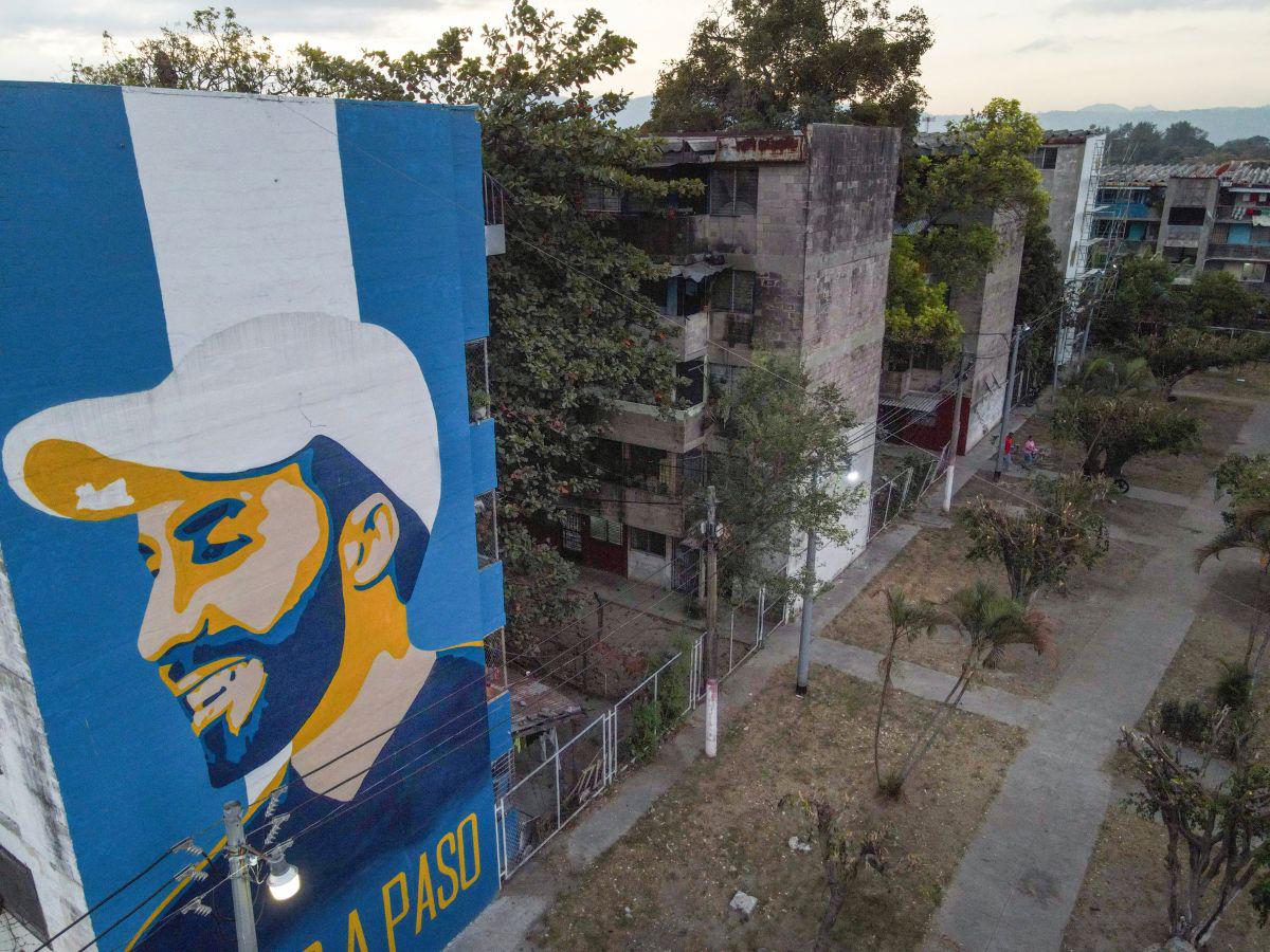 Opositores en El Salvador cierran campaña a una semana de elecciones