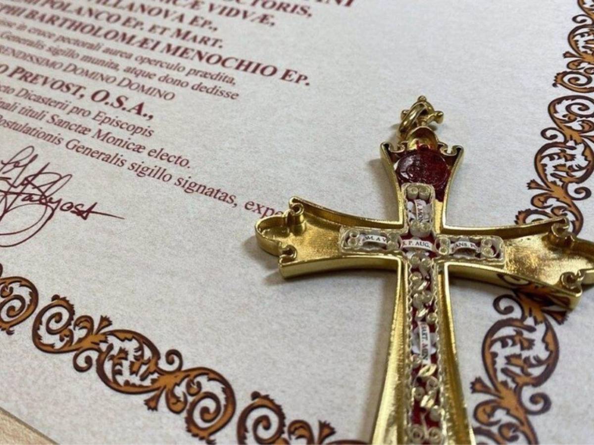 Retrato, firma y escudo: el Vaticano publica los nuevos símbolos de León XIV