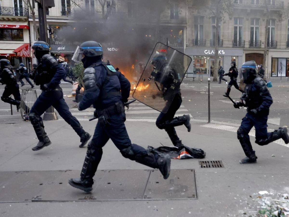 400 personas detenidas en otra jornada de protesta masiva en Francia