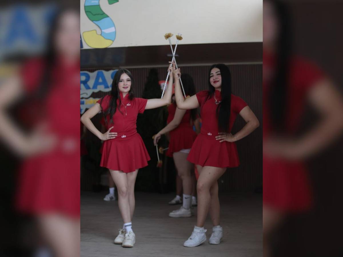 Palillonas del Instituto Monterrey se preparan para abrir con color y elegancia los desfiles patrios