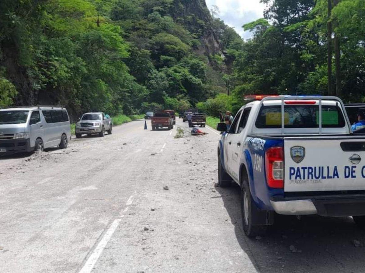 Motociclista muere aplastado por rocas en la cuesta de La Moramulca