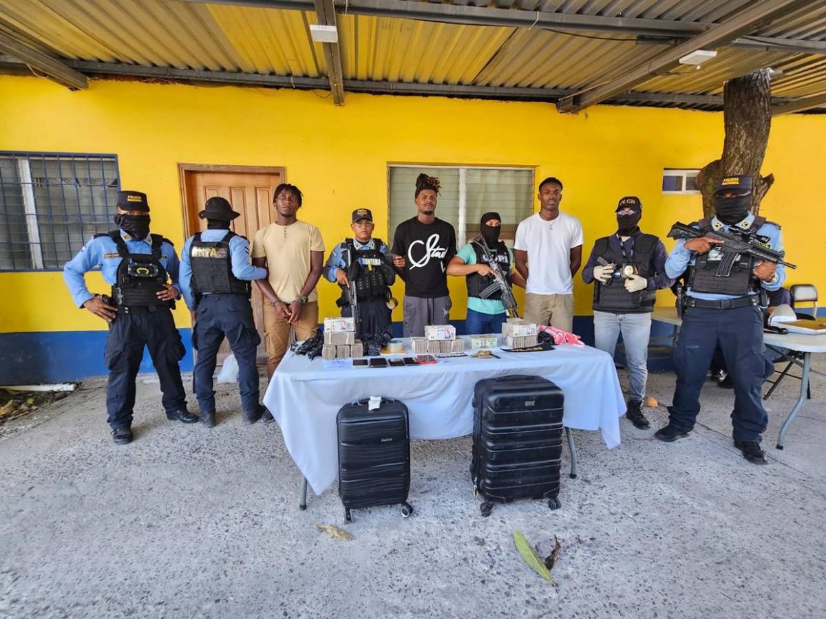 Con un millón de lempiras embalados capturan a tres hombres en muelle de cabotaje de La Ceiba