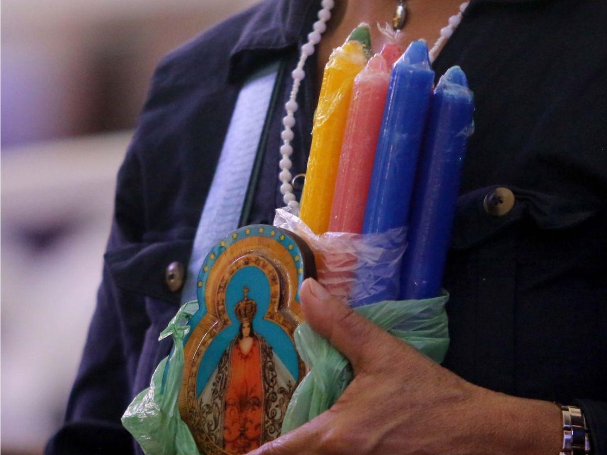 Gratitud, devoción y fe muestran peregrinos al visitar la Basílica de Suyapa Gratitud, devoción y fe muestran peregrinos al visitar la Basílica de Suyapa