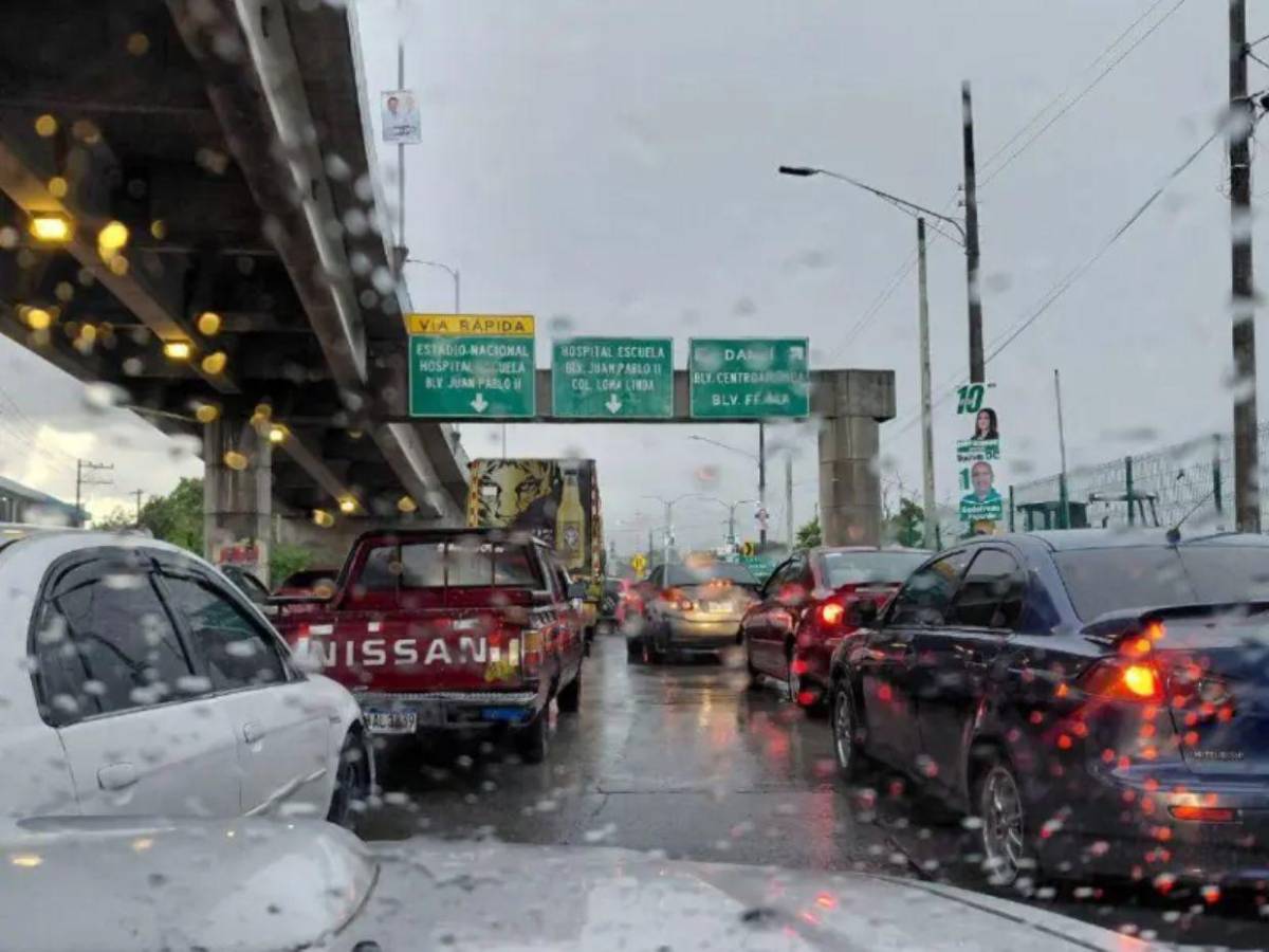 Ingreso de una onda tropical dejará lluvias con actividad eléctrica en varios departamentos