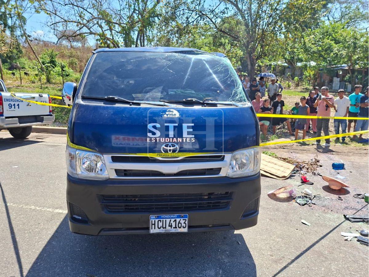 Madre quedó colgada del bus: desgarradoras escenas tras accidente en Potrerillos