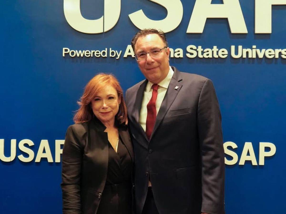 Hombre de familia: los hijos y esposa del precandidato liberal Luis Zelaya