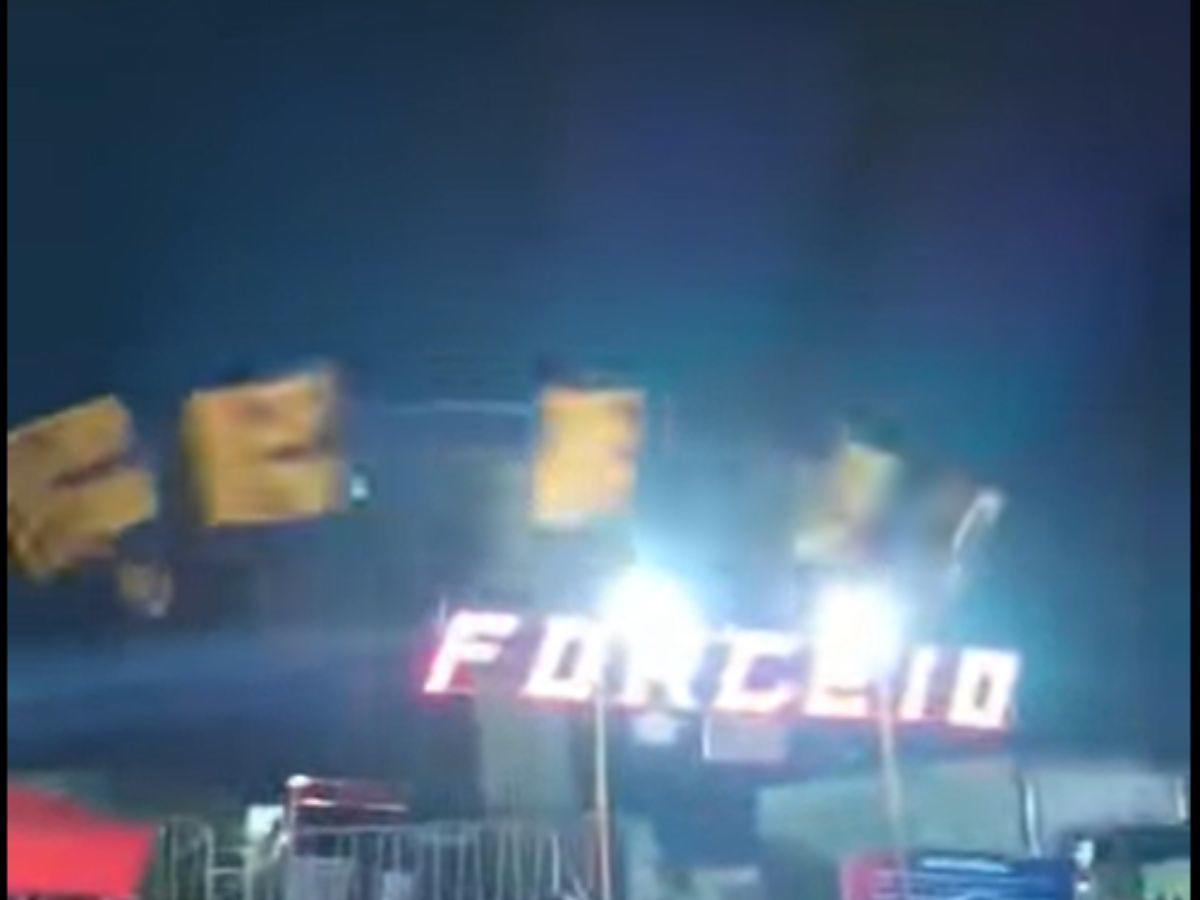 ¡Paren eso!: Cámaras captaron cuando una mujer salió expulsada de un juego mecánico en Danlí