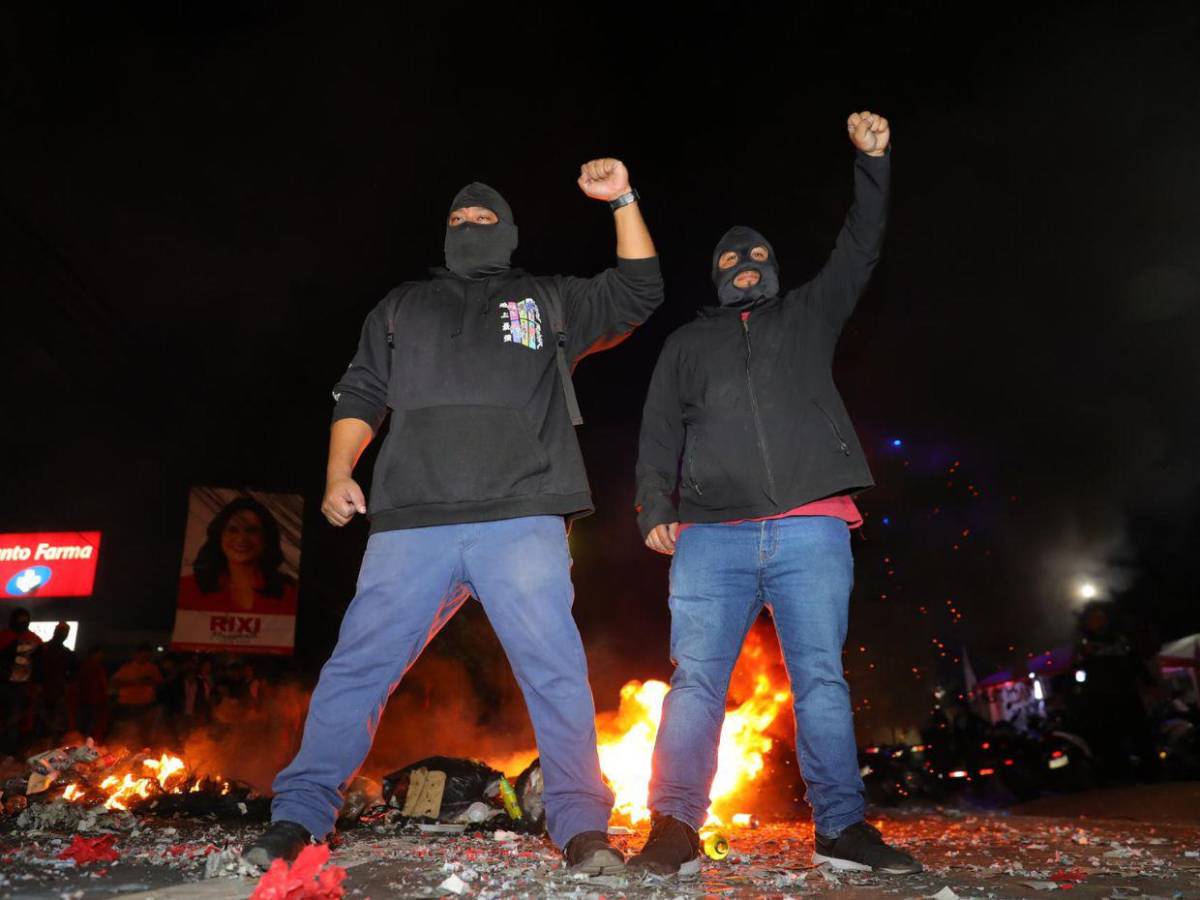 Parálisis del CNE, violencia frente al Infop y denuncia de golpe: tres semanas de crisis electoral