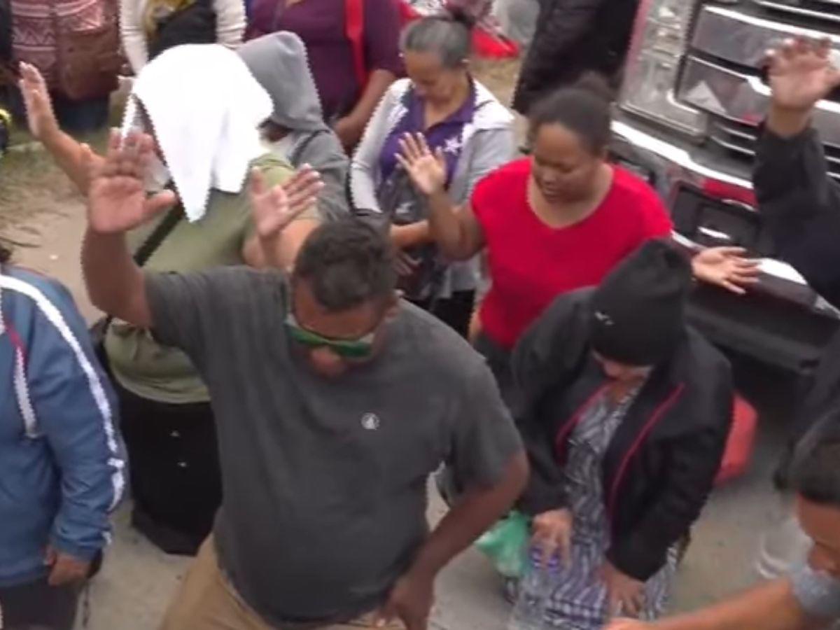 “Sí se pudo”: cientos de afectados de Koriun esperan a Iván Velásquez en Támara