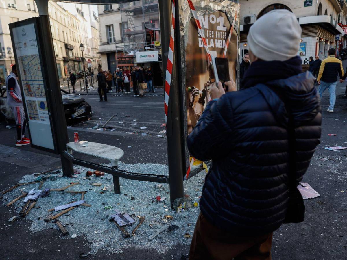 Francia anuncia toques de queda y Europa mira con inquietud la ola de disturbios