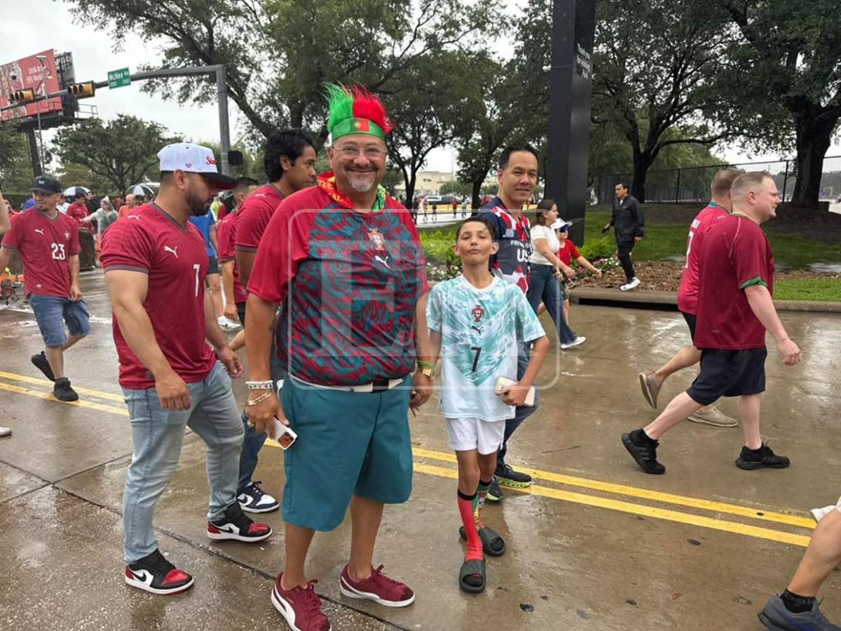 El 7 de Cristiano Ronaldo invade el Houston Stadium en impresionante marea roja