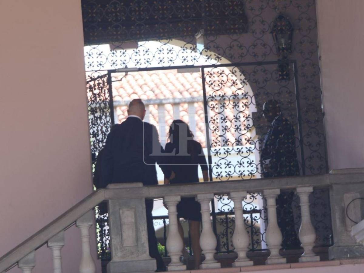 En fotos: así fue la llegada de Kristi Noem a Casa Presidencial