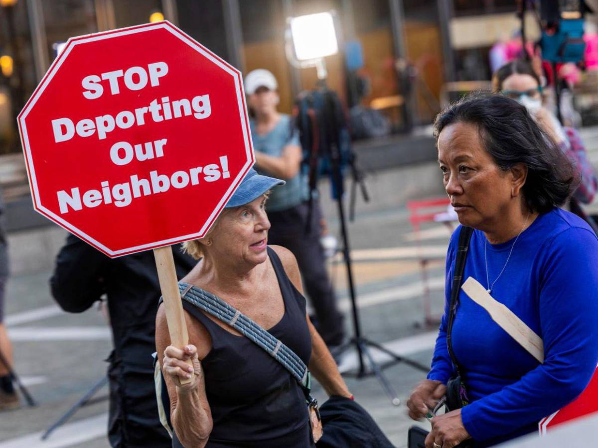 Protestan ante corte donde Kilmar Ábrego fue detenido tras audiencia