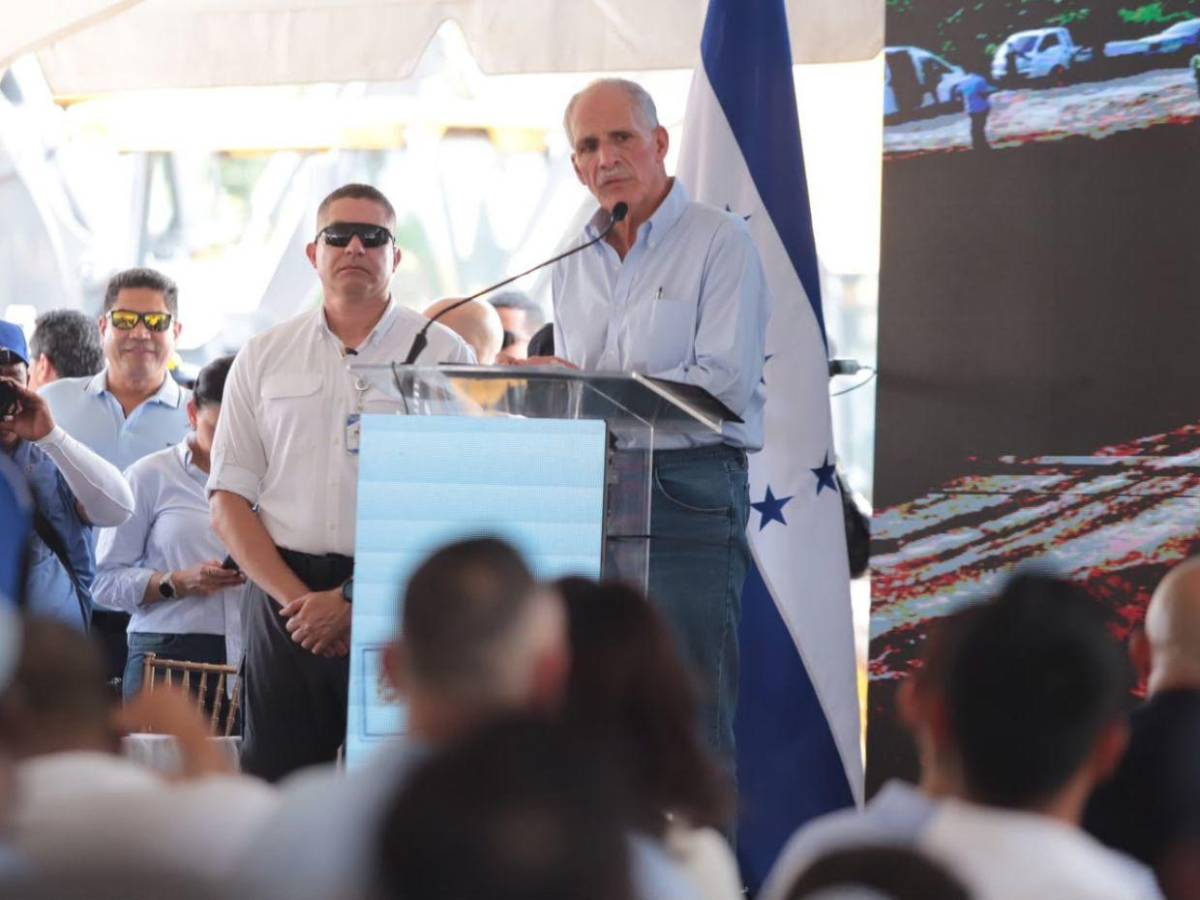 Arranca entrega de maquinaria a alcaldías: esto incluye el combo