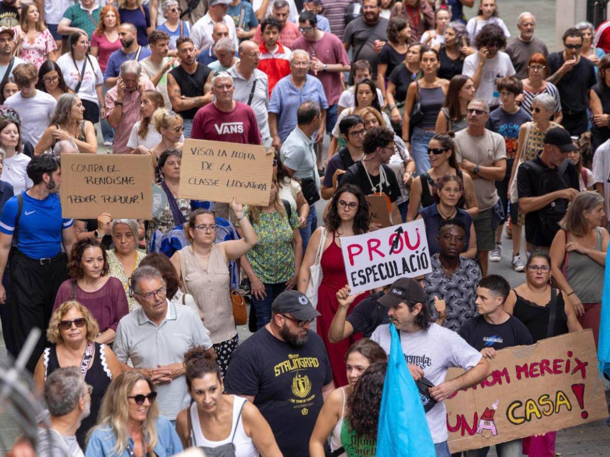 Marchan en España para denunciar la caída de los decretos de vivienda y reclamar rebaja en alquileres