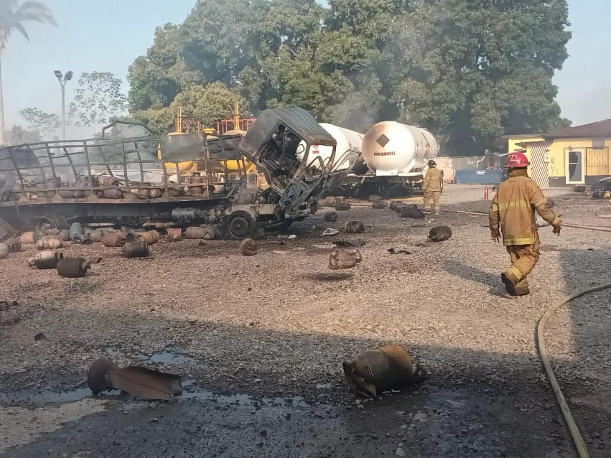 Tres personas con graves quemaduras tras explosión de planta de gas en Atlántida