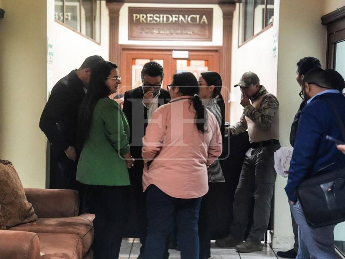 Isis Cuéllar sale sonriendo de la CSJ, sin curul y sin cárcel