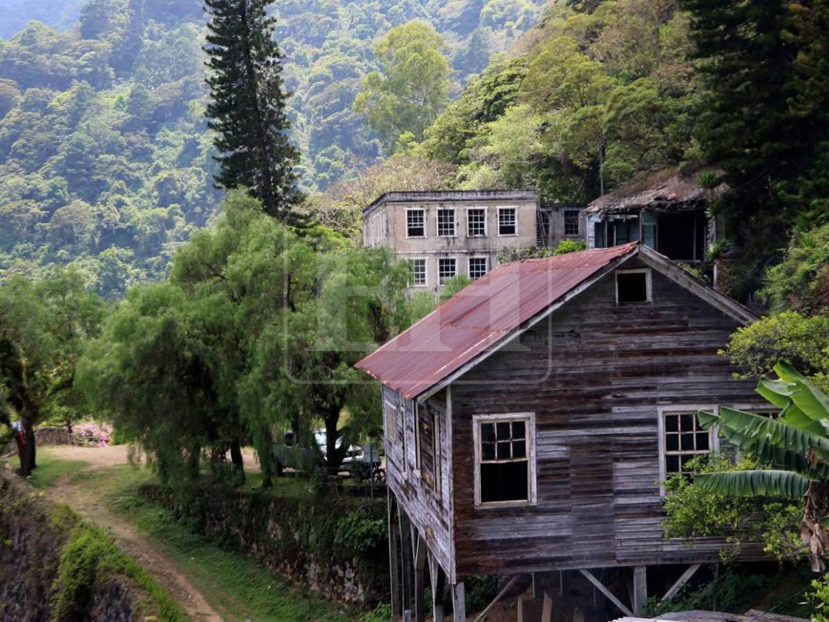 Calles de San Juancito, la aldea del Distrito Central donde el tiempo se detuvo