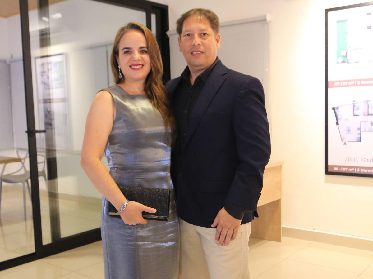 Refinado brindis por el lanzamiento de Zima Uno