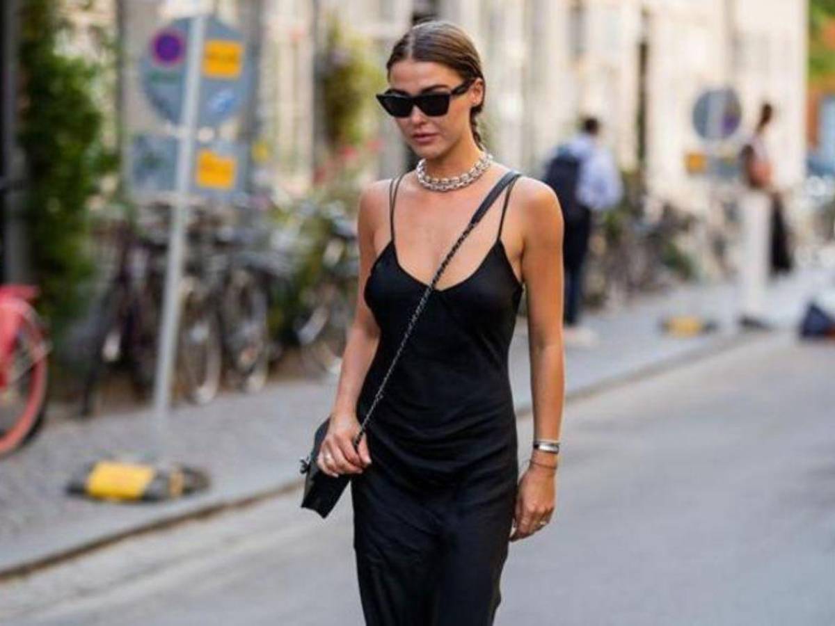 El vestido lencero prenda clave en 2025: sexy, versátil y en tendencia