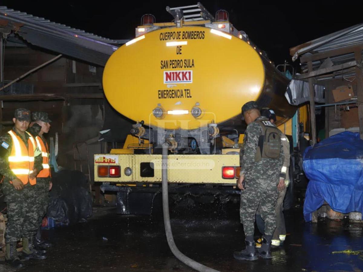 Millonarias pérdidas en Mercado Medina de SPS: Entre 60 a 100 puestos se quemaron