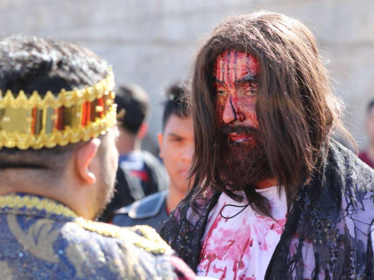 Sacrificio, dolor y el mal: Las 20 mejores imágenes que dejó el Vía Crucis en la capital