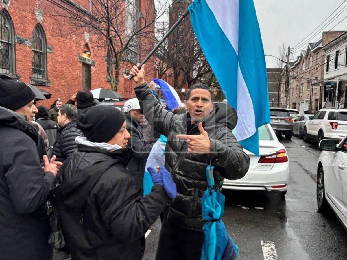 Hondureños en EE UU también definen su futuro en las urnas: largas filas en diferentes ciudades