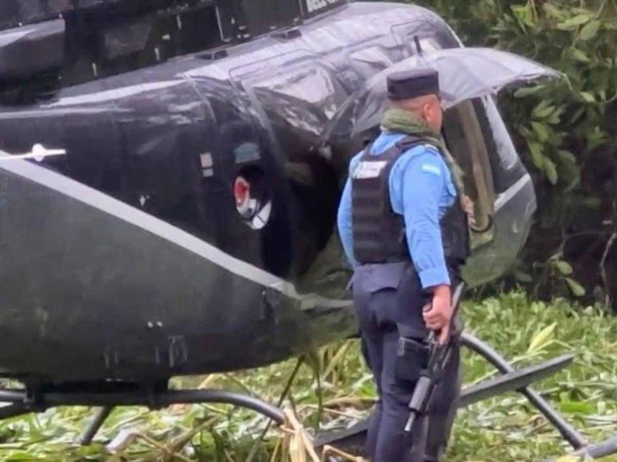 Imágenes del aterrizaje forzoso del helicóptero donde iba Xiomara Castro en Santa Cruz de Yojoa