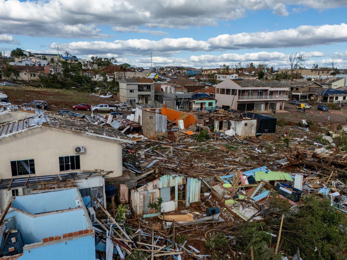 Las desgarradoras imágenes del tornado que arrasó Brasil: Más de 700 heridos y seis muertos