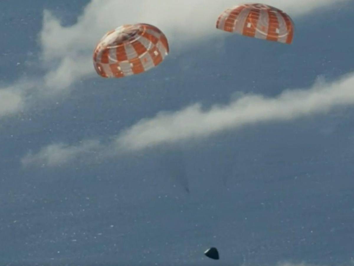 Así vivieron el amerizaje de la misión Artemis II en San Diego, California