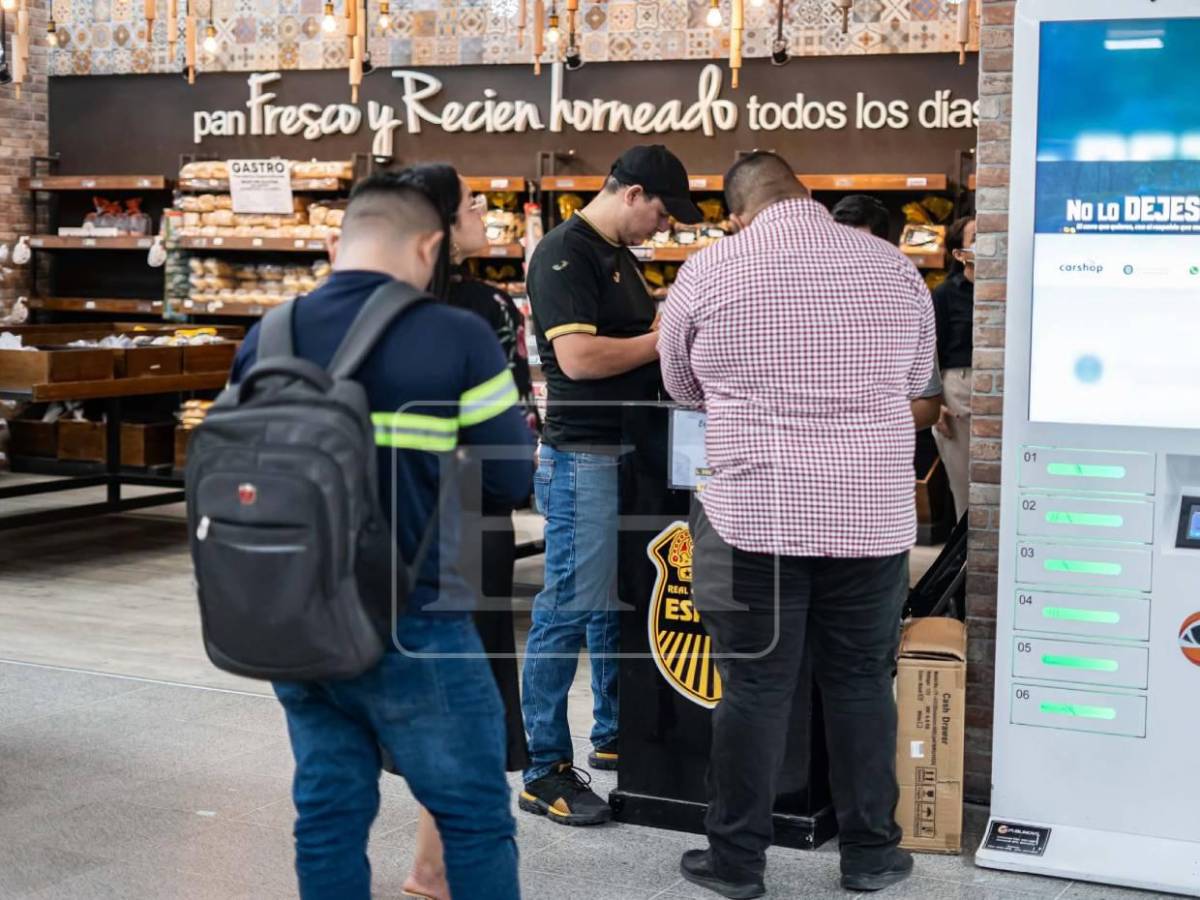 Campeón del mundo camina por las calles de SPS: LA FC disfruta previo a enfrentar a Real España