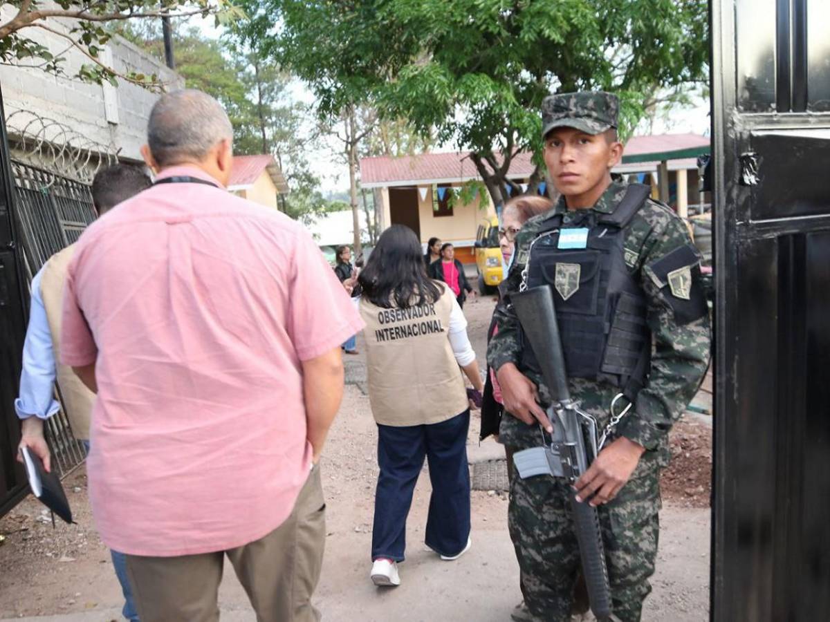 Retrasos e impasses presencian observadores electorales en las primarias 2025