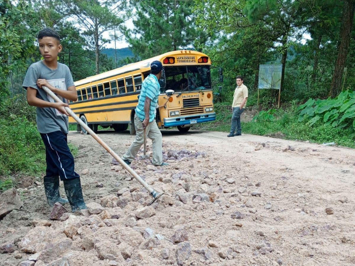 Pobladores de Lepaterique claman al gobierno por la pavimentación sin ser escuchados