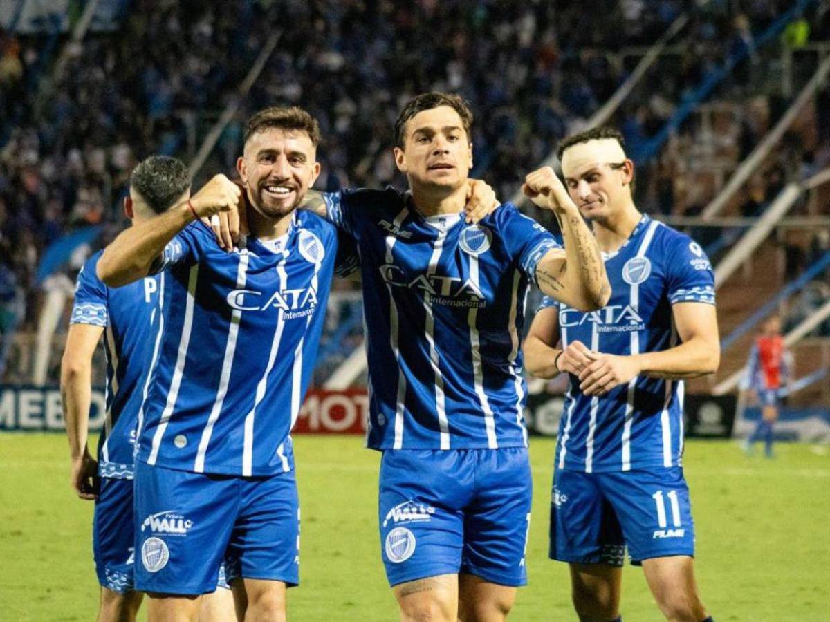 El problema que tiene Agustín Auzmendi para jugar con la Selección de Honduras.