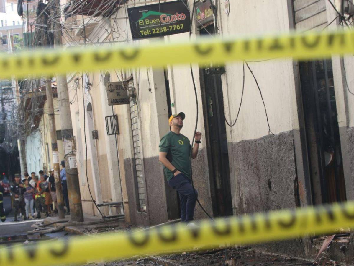 Histórico Chinda Díaz queda en escombros tras voraz incendio en el centro de la capital