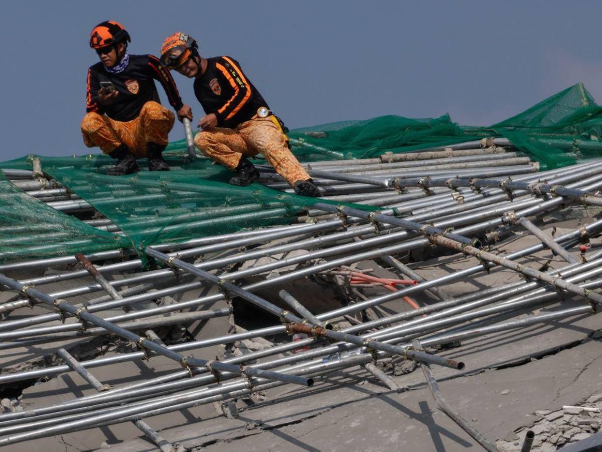 Colapso de edificio en Filipinas deja 30 desaparecidos y una carrera contra el tiempo