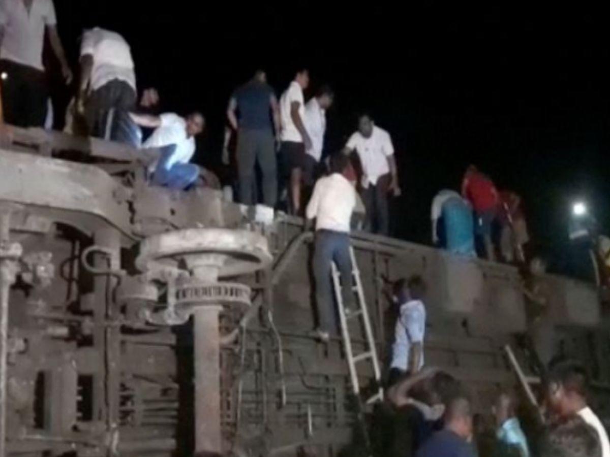 Al menos 50 muertos y más de 500 heridos en accidente de tren en India