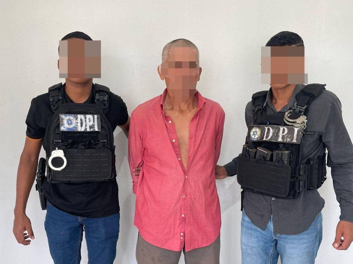 Quemaba y dejaba sin comer a sus perros: capturan a hombre por maltrato animal en Colón