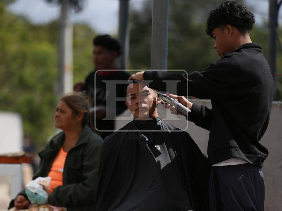 ¿Necesita un corte gratis? José Trejo ofrece sus servicios a pacientes del Hospital Escuela