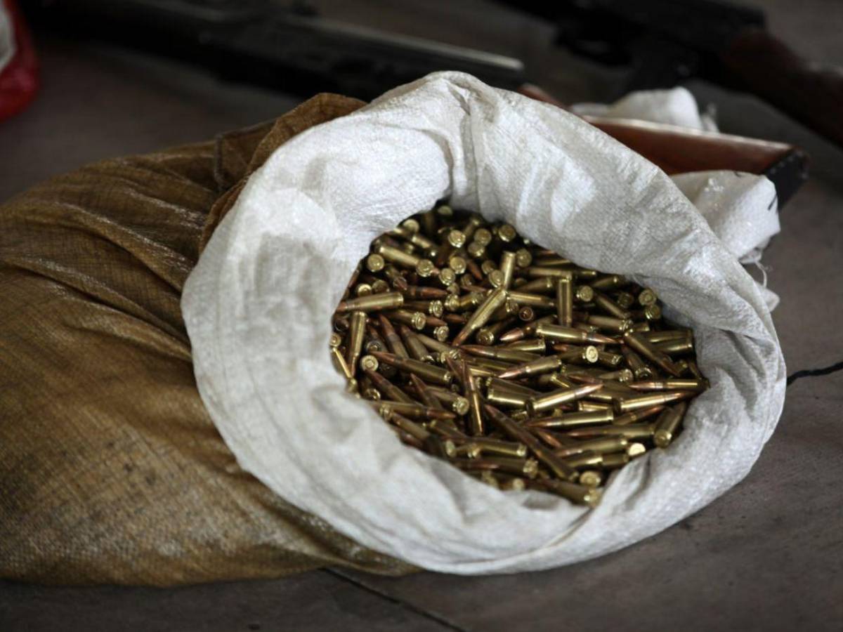 Incautan armas de alto calibre y municiones en operación marítima en Gracias a Dios Incautan armas de alto calibre y municiones en operación marítima en Gracias a Dios