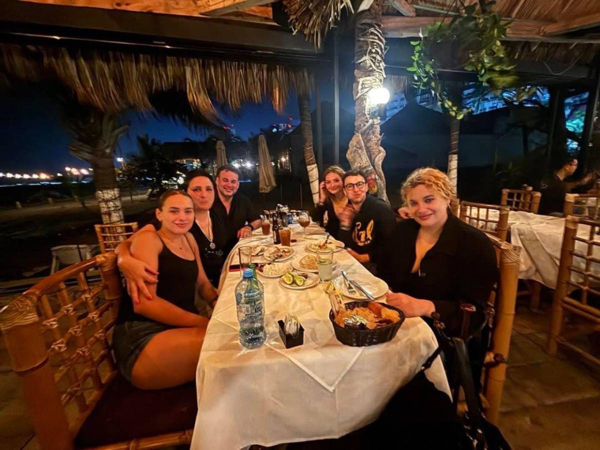 Dafne, la hija de David Faitelson que se graduó de dos carreras y aspira a estudiar medicina Dafne, la hija de David Faitelson que se graduó de dos carreras y aspira a estudiar medicina