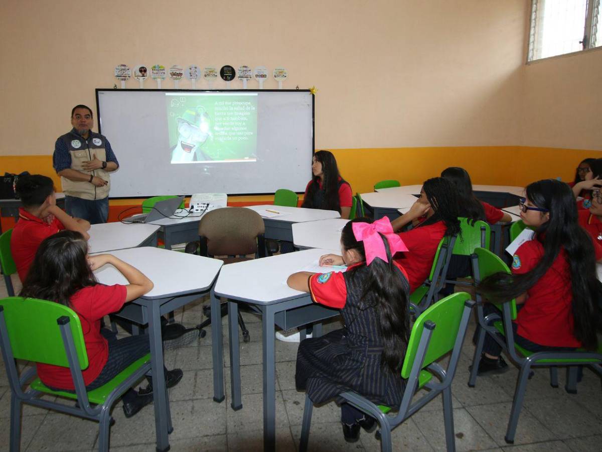 Niños capitalinos renuevan su compromiso con el ambiente desde su escuela