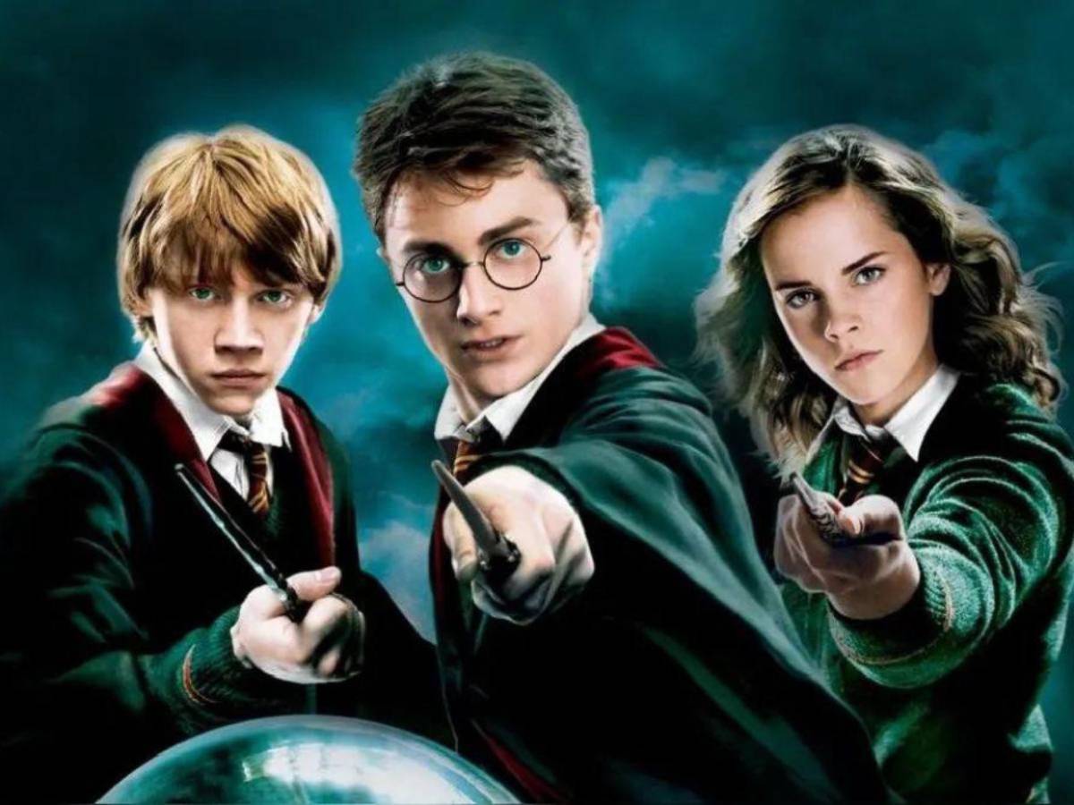 J.K. Rowling elogia serie de Harry Potter tras leer los  primeros capítulos: son buenísimos
