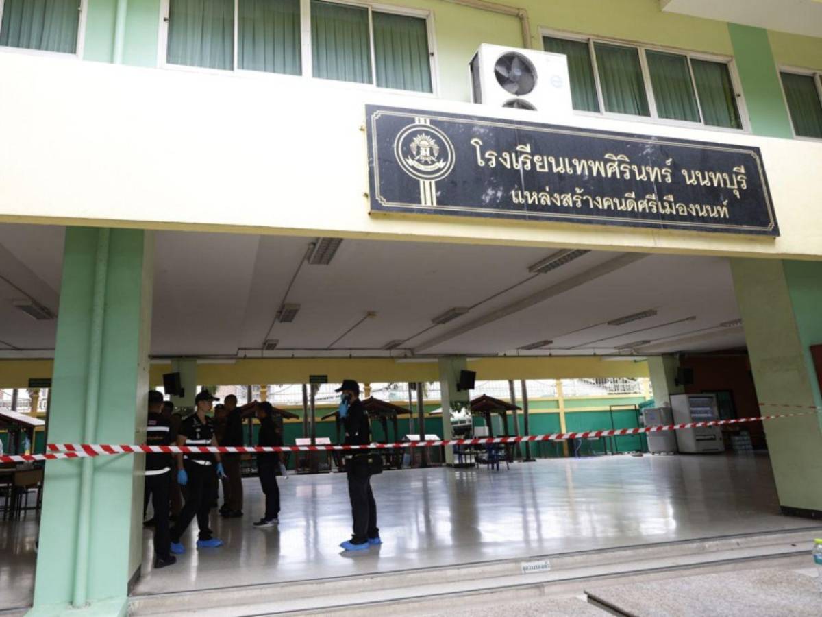 Mató a sus abuelos antes de asesinar a 6 personas en su escuela y quitarse la vida: tiroteo en Tailandia