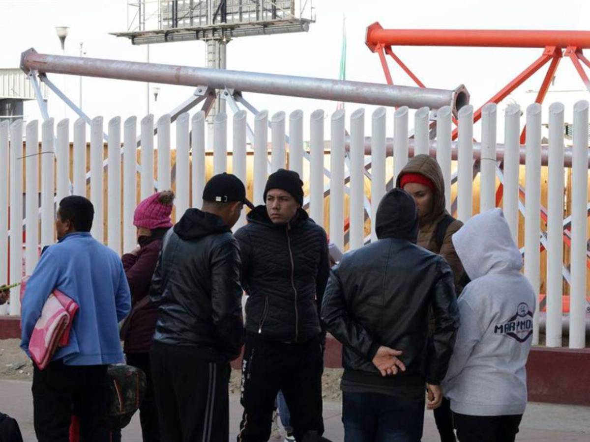 Primeros inmigrantes retornados en Tijuana fueron detenidos por redadas de Biden