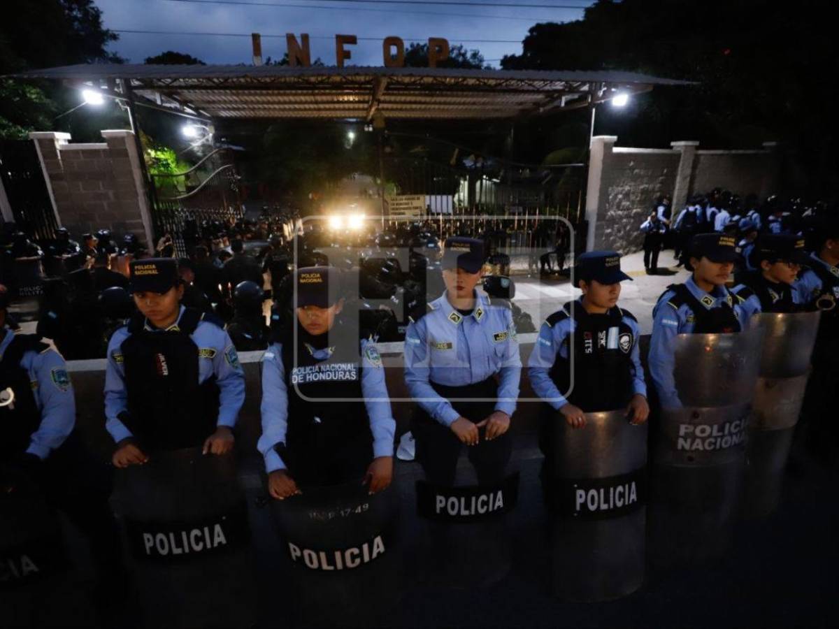 Con banderas y la presencia de Iroshka Elvir, liberales salen a las calles a pedir voto por voto